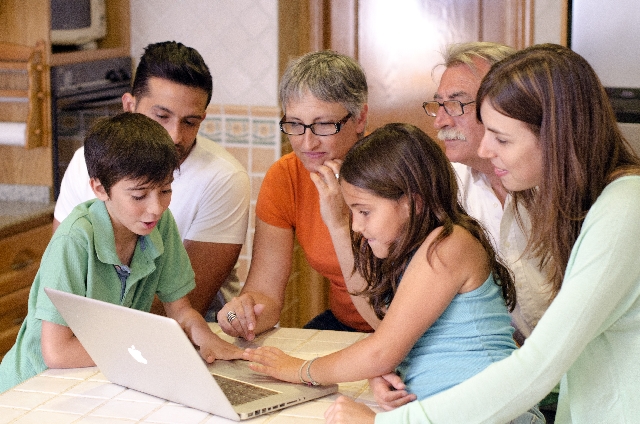 親子でプログラミングを学ぶのに丁度よい子ども向けプログラミング学習ツール３点